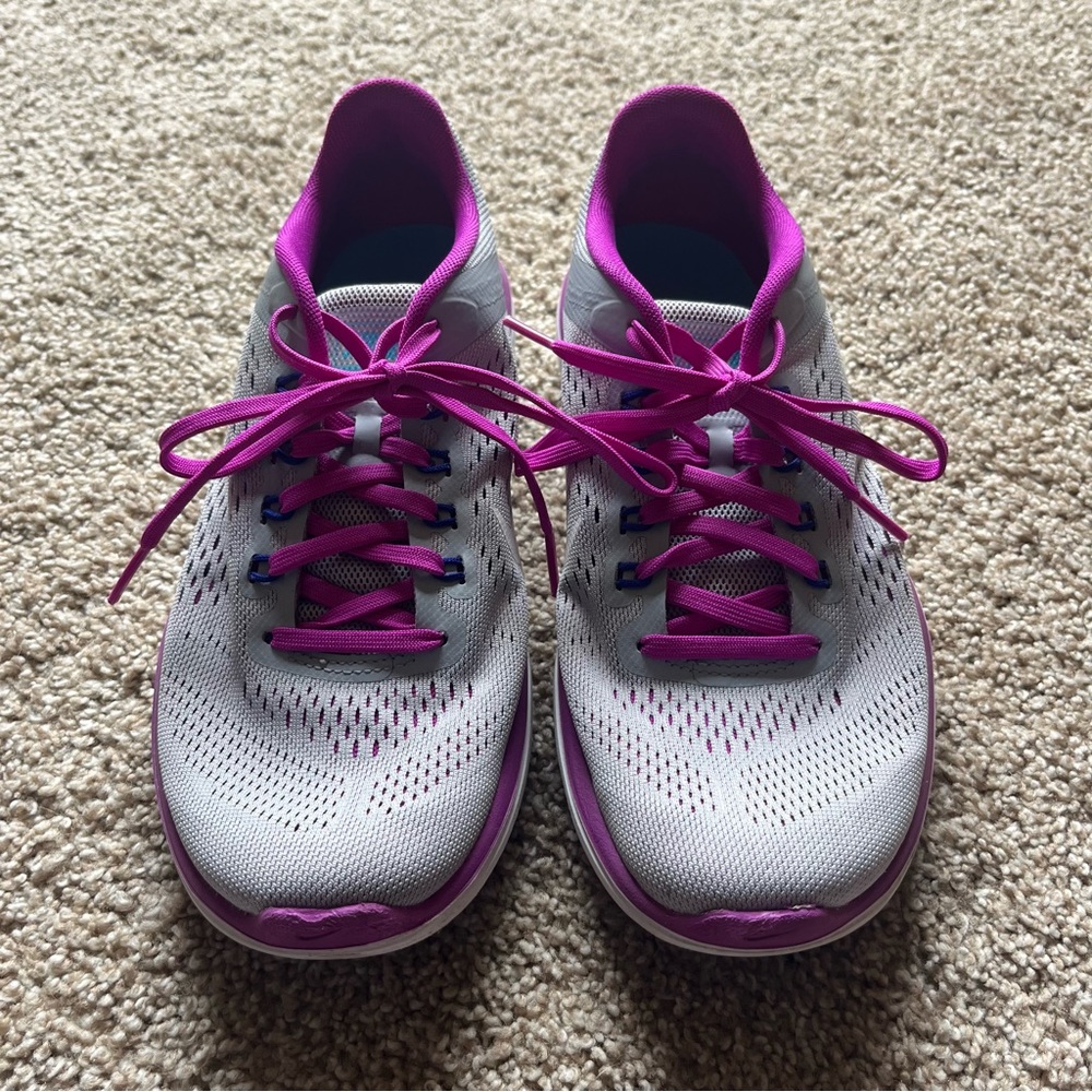 Nike Tennis Shoes